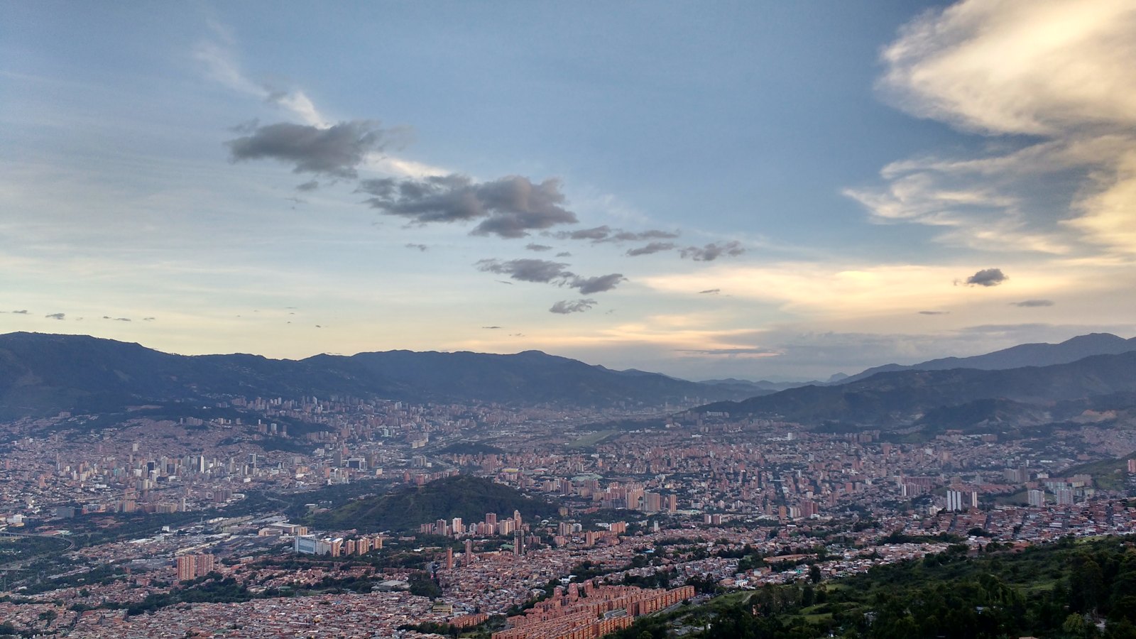 Medellín and the surrounding mountains